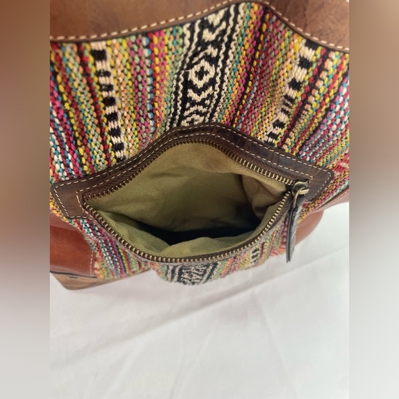 Firenze Bella Cross Body Aztec Tapestry & Leather Tassel Stud Detail Handbag - Picture 7 of 10